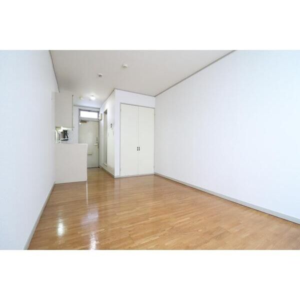 エステートピア金沢文庫203号室 リビング