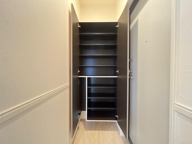 スライヴ103号室 下駄箱