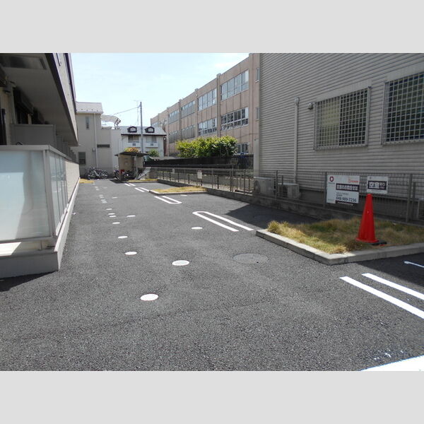 グレイスコート 駐車場