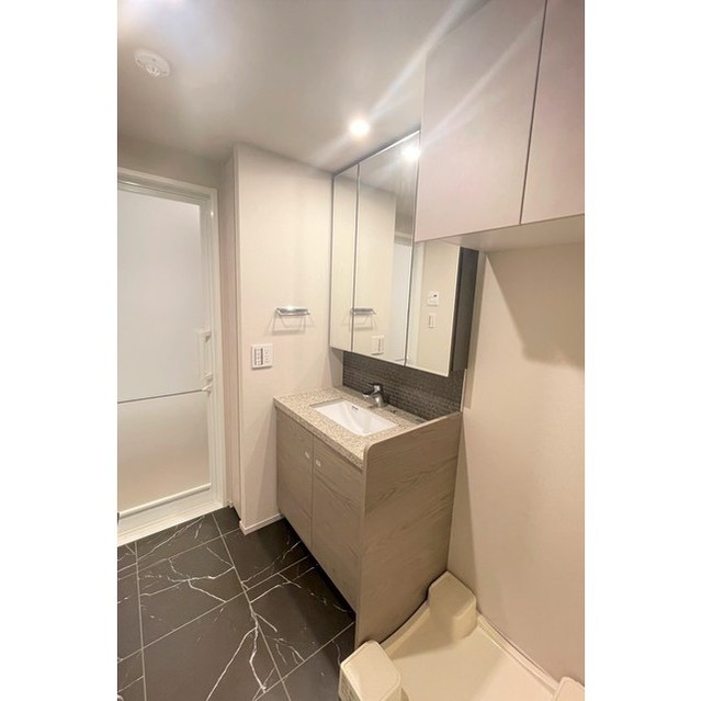 ザ・パークハビオ新高円寺601号室 同建物別部屋の参考画像