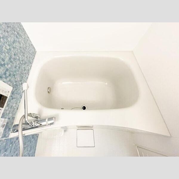 メゾンアイリス ココア102号室 浴槽