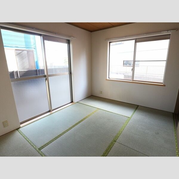 カトルヤマジュ101号室 和室6帖