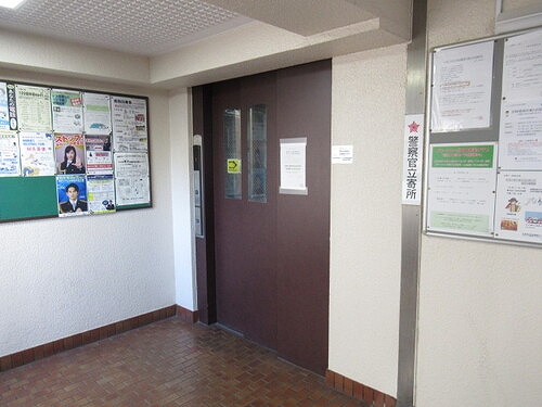 グリーンコーポ川口2階 エレベーターホール