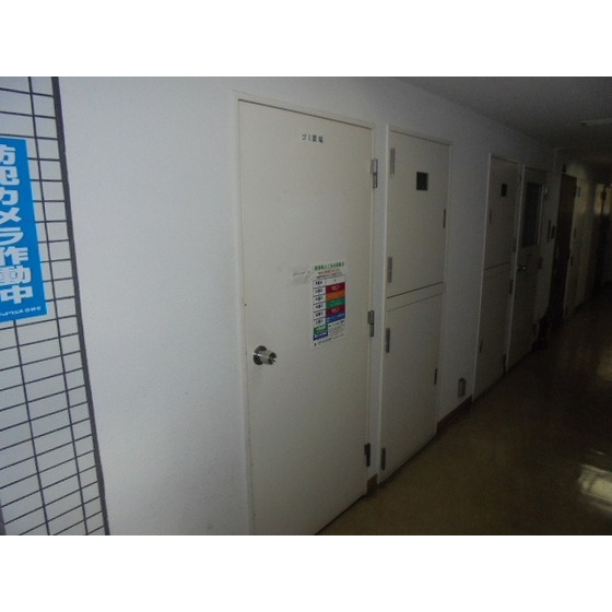 メインステージ新丸子駅前 ゴミ置き場