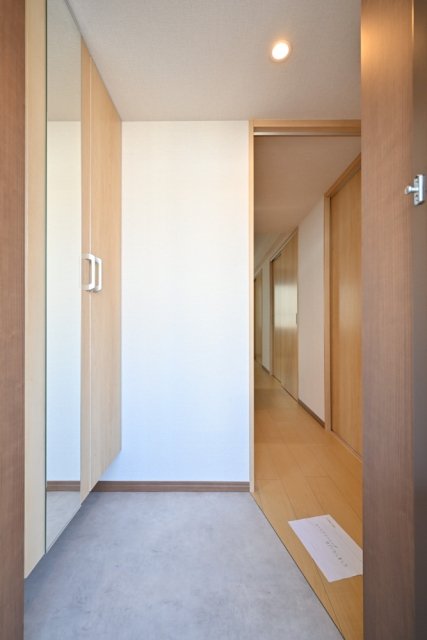 ＣＥＮＴＲＡＬ　ＧＡＲＤＥＮ　ＲＥＳＩＤＥＮＣＥ　ＴＯＫＹＯ2階 玄関