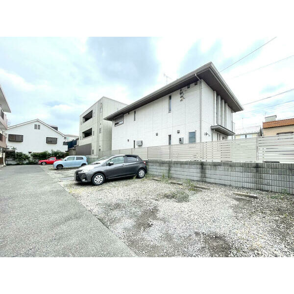 クラウンジュエル 駐車場