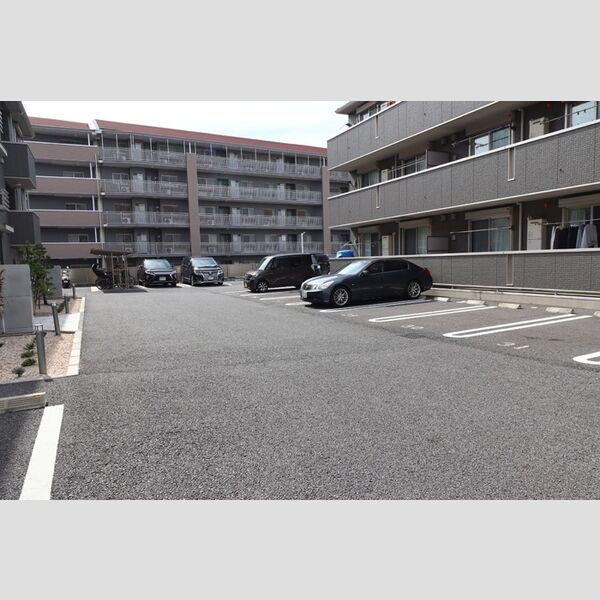 ハピネス　B 駐車場