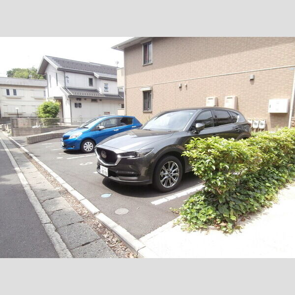 北公園レジデンス102号室 駐車場