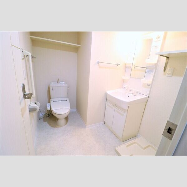 リヴェールRX トイレ(温水洗浄暖房便座)