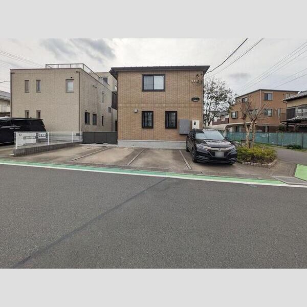 ロータスマレ 駐車場