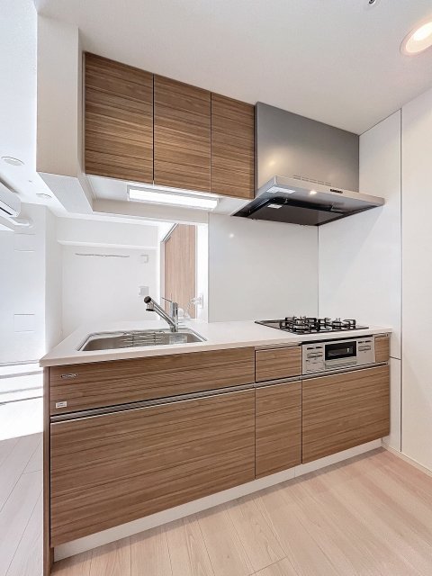 ＣＲＥＶＩＳＴＡ元浅草 システムキッチン（3口ガスコンロ・グリル付）