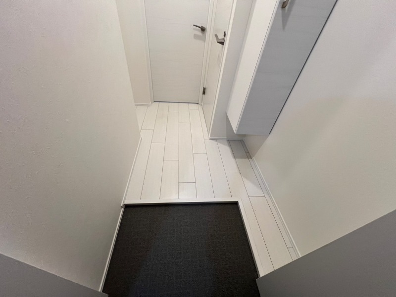 オーブリオン白金3階 玄関