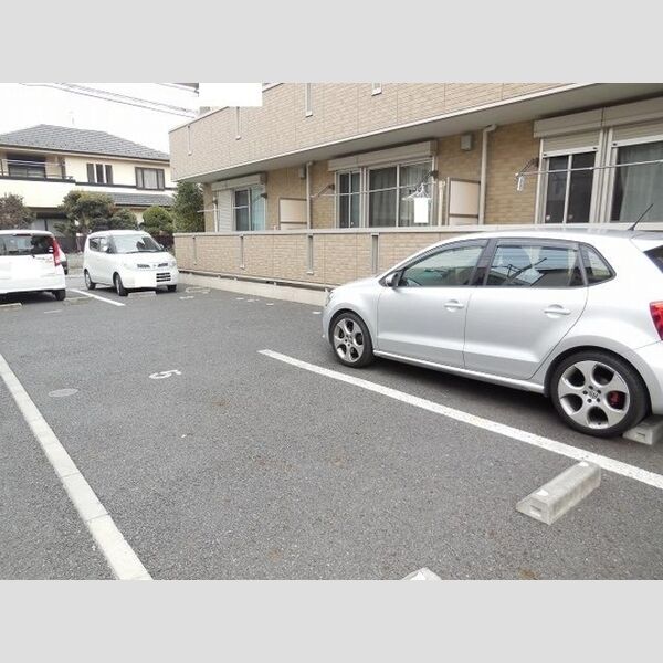 クレール市川 駐車場(要空き確認)