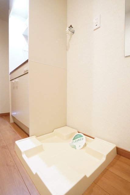 エメロード江古田 室内洗濯機置場