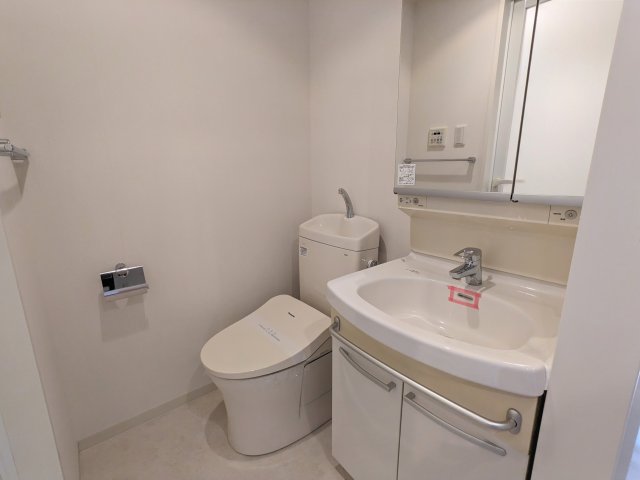 ガーデン板橋氷川町1309号室 トイレ