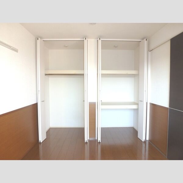 CANDY　WOOD 洋室　物入