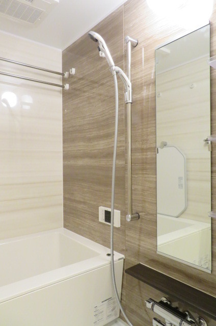 ガーラ・プレシャス赤坂見附5階 追炊機能、浴室乾燥機付きバス