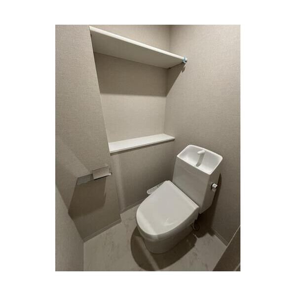 Jブラン関町304号室 トイレ