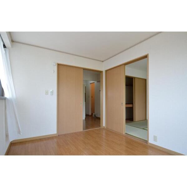 メゾンたまプラーザB リビング