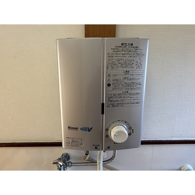 コーポヤマシタ106号室 小型湯沸し器