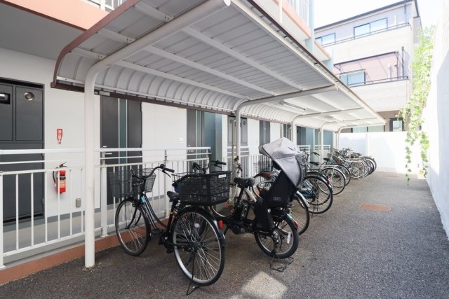 ザ・ハウス中野坂上2階 駐輪場