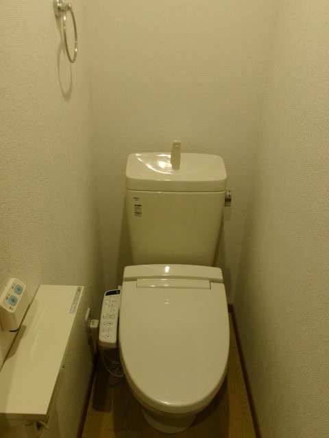 Ｓｈｉｍｏｉｇｕｓａ　ＤＥＮ0104号室 トイレ