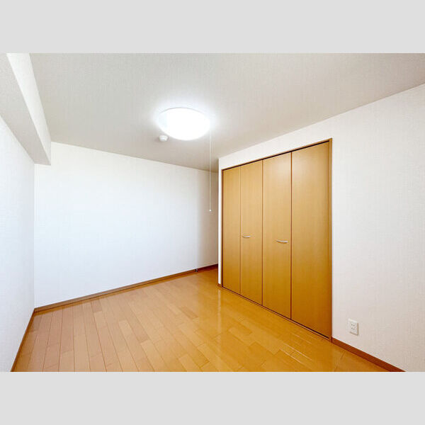 シャインヒル　Ⅲ303号室 洋室