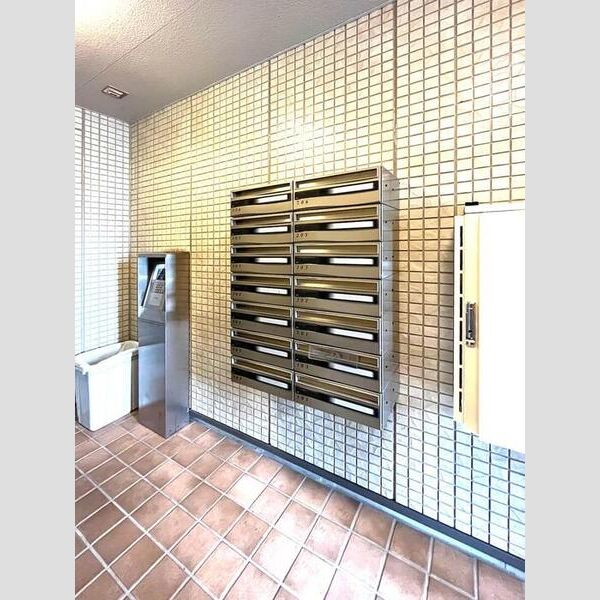 LIFEMENT YP103号室 郵便ポスト