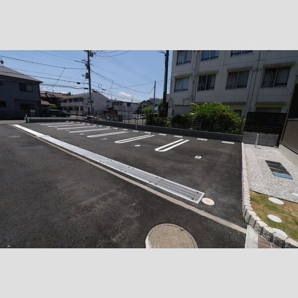 Chloris205号室 駐車場