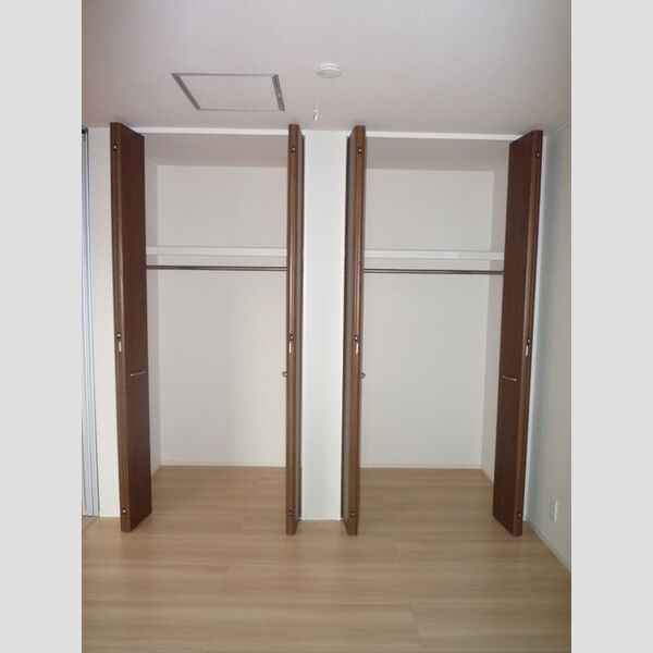 Bright Halu 　east202号室 収納