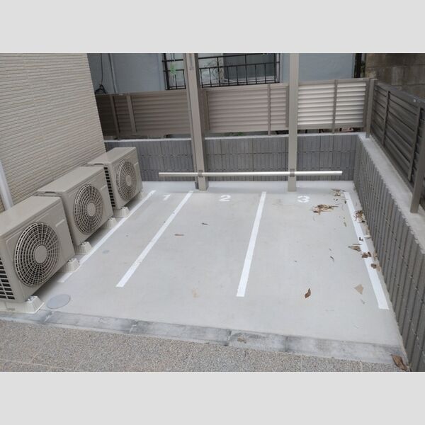 エクセリア長崎103号室 バイク置き場　2台のみ