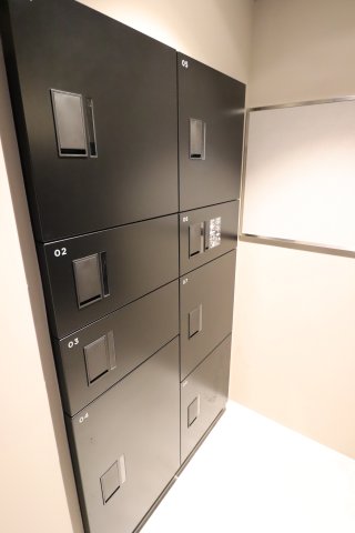 GENOVIA花月総持寺0503号室 宅配ボックス