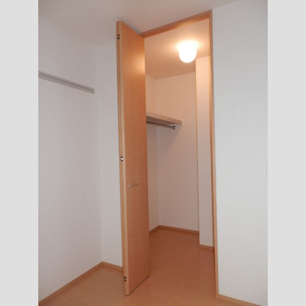 ウィット東生田 ウォークインクローゼット