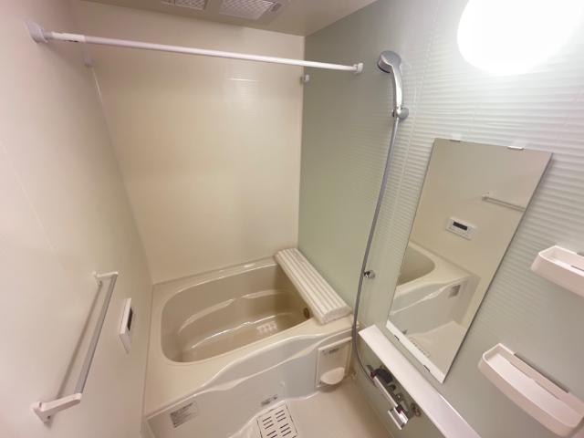 アンジュ  オー（Ａnge　eau）102号室 バス