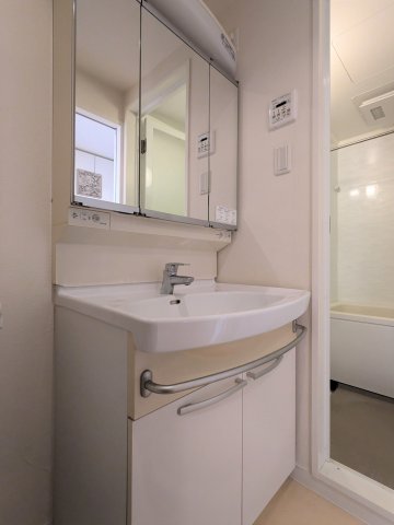 ガーデン板橋氷川町1214号室 洗面