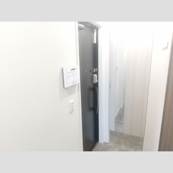 D-ROOM田町A 玄関