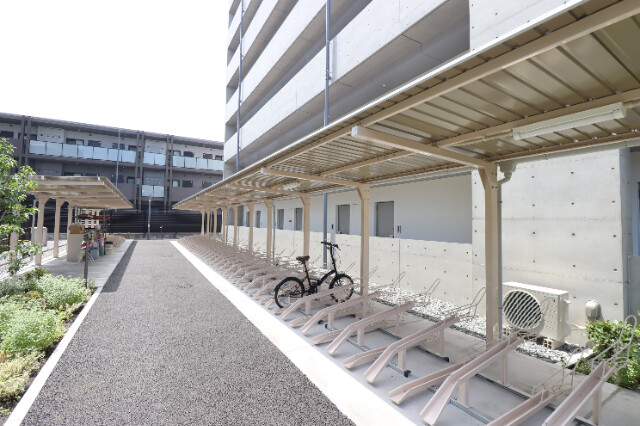 ジェノヴィア川口元郷5階 駐車場