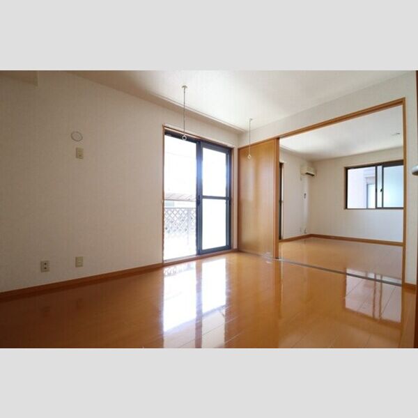 ソラリス　A102号室 南側洋室