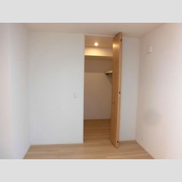 アンベリール  一番町102号室 ウォークインクローゼット