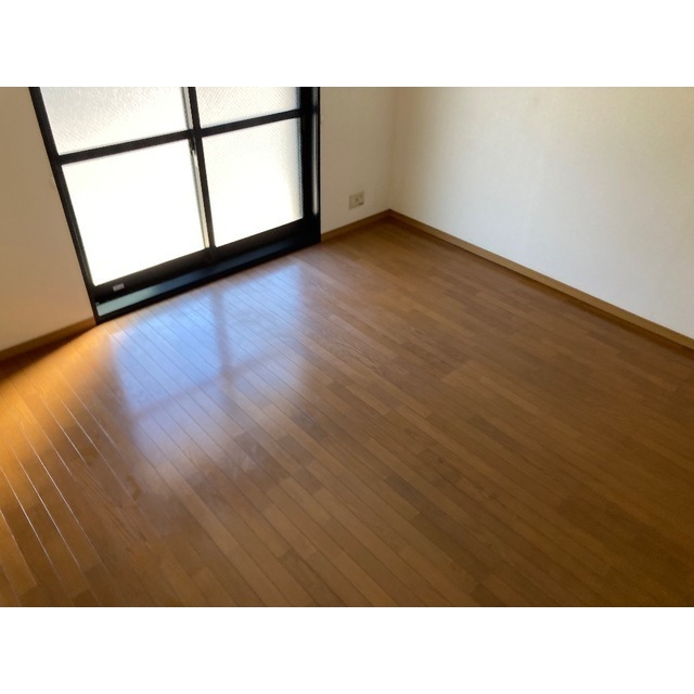 ブランドール北之幸谷103号室 リビング