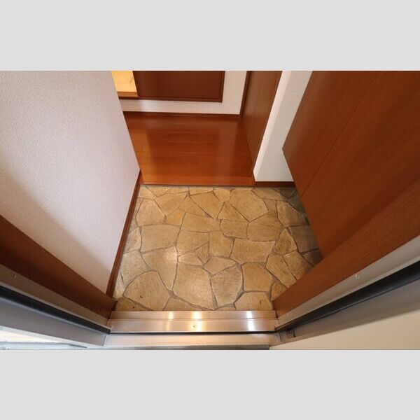 メルヴェーユ八潮中央　B306号室 玄関