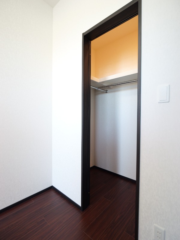 プレジオ川口ASIAN6階 収納