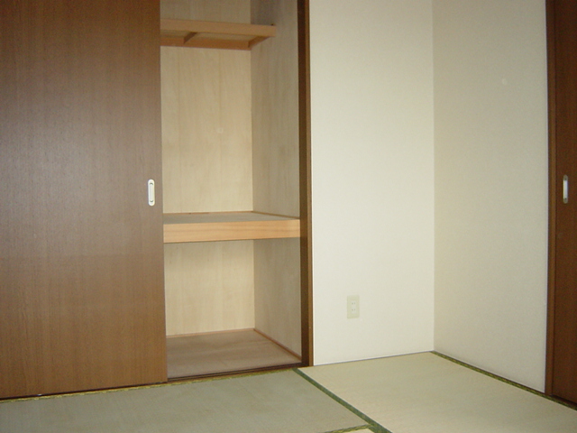 サンヒルズつつじヶ丘 和室