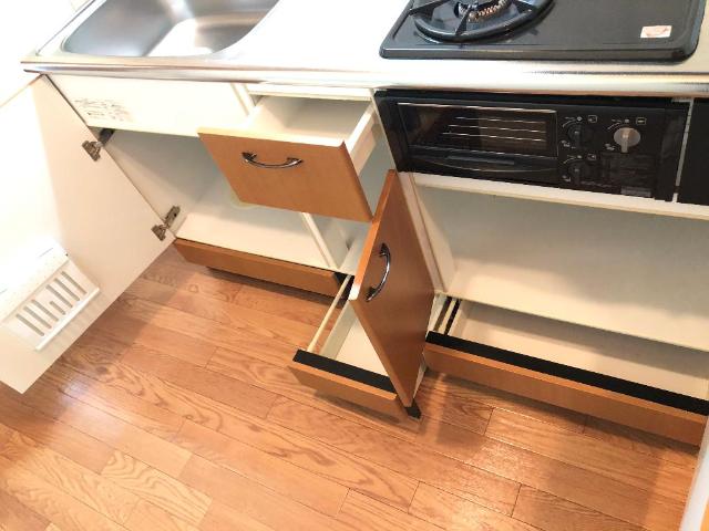 サンライズ・ガーデン201号室 キッチン収納