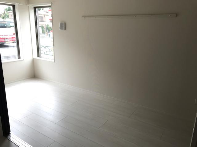 ラ・ロンディーネ 洋室