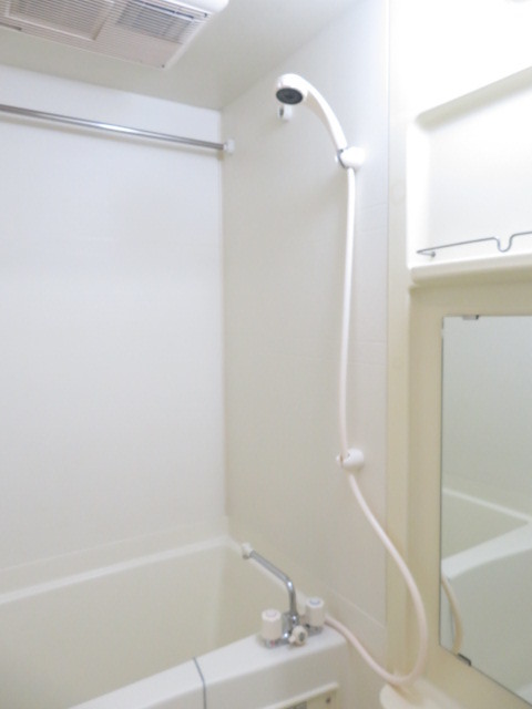 グランド・ガーラ芝公園 コンパクトで使いやすいお風呂です