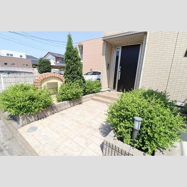 スカイコート102号室 エントランス