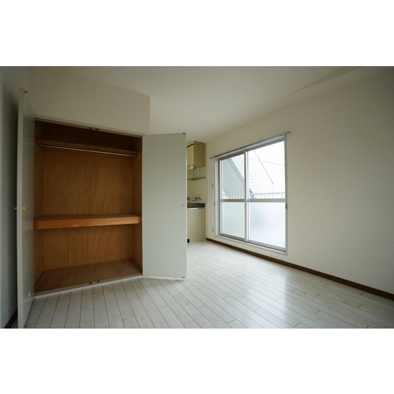 エレガンス綾瀬６ 内観