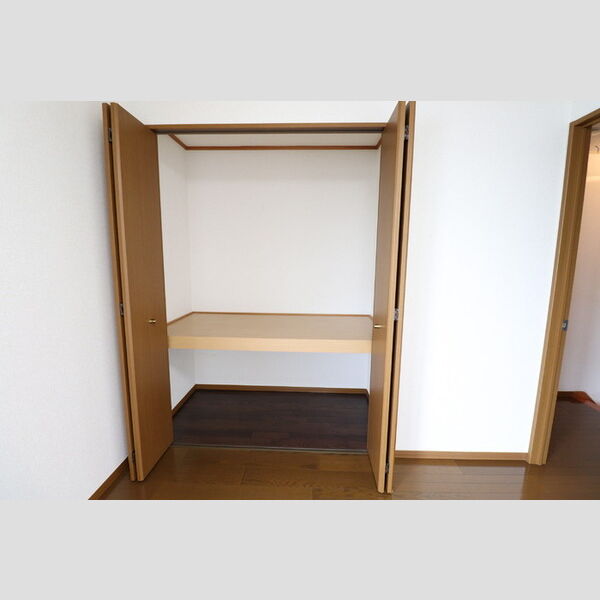 クローバーズヒル　B 物入れ