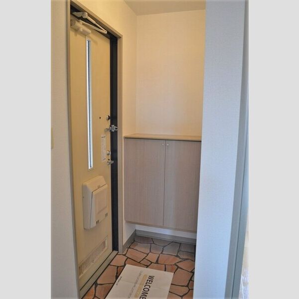 ビィウラ　EAST シューズボックス